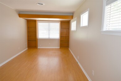 1610 Hewitt Dr, Houston, TX 77018 - photo 5