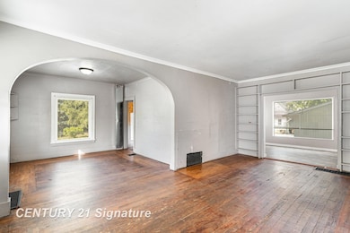 805 S Douglas unit 805 1/2 Douglas, Mount Pleasant, MI 48858 - photo 4