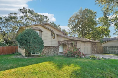 3-web-or-mls-Kentucky Ave N-S0310-003.jpg