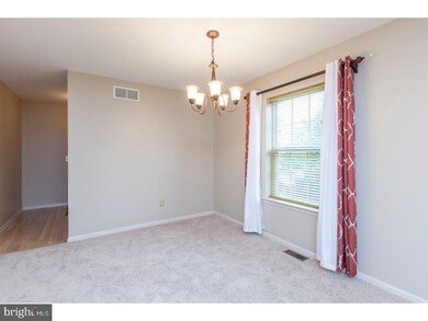 490 Berkshire Dr, Souderton, PA 18964 - photo 4