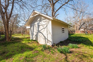 513 W Hull St, Denison, TX 75020 - photo 5