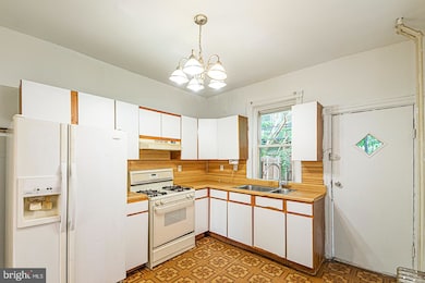 1337 S Taylor St, Philadelphia, PA 19146 - photo 4