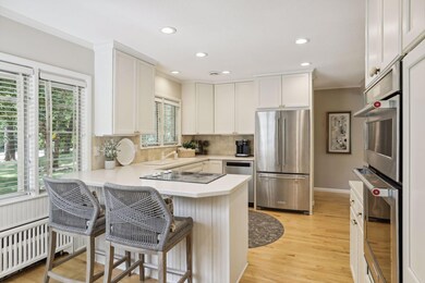 Eat in kitchen breakfast bar - Main level