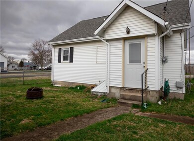 241 Mcshane St, Columbus, IN 47201 - photo 4