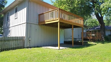 10508 W 70th St, Shawnee, KS 66203 - photo 2