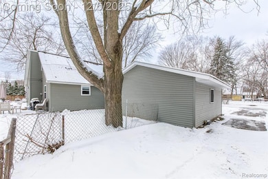 4632 2nd St, Clarkston, MI 48346 - photo 3