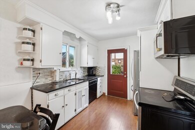 559 Broadview Rd, Upper Darby, PA 19082 - photo 4