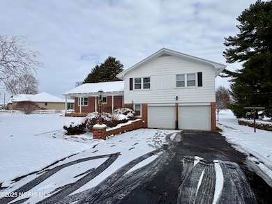 167 E Van Meter Dr, Tiffin, OH 44883 - photo 2