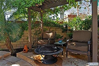 Cozy Sitting Area w/ Patio Structure* Pergolas Ove