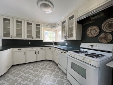 802 W 32nd St, Houston, TX 77018 - photo 6