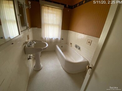 733 W 9th St, Concordia, KS 66901 - photo 6