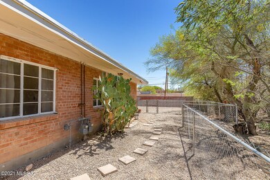 1822 E 8th St, Tucson, AZ 85719 - photo 4