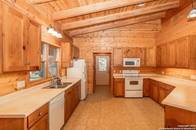 599 Mountain View Rd, Utopia, TX 78884 - photo 4