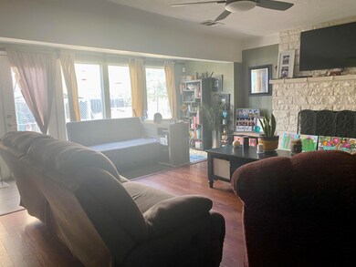 33D33951-577C-4E09-BCD3-00CFC021B717