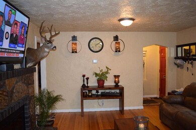 414 S 1st St, Central Point, OR 97502 - photo 6