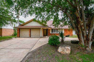 5702 Long Creek Ln, Houston, TX 77088 - photo 2