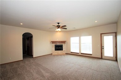 7002 Cherokee Crossing W, Warr Acres, OK 73132 - photo 6