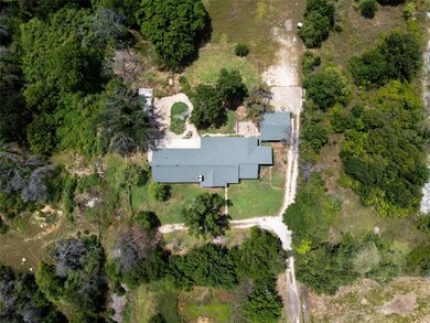 917 Fox Ln, Azle, TX 76020 - photo 6