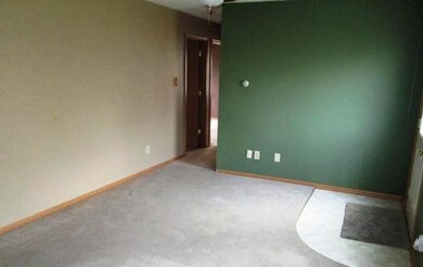 7411 Volquardsen Ave, Davenport, IA 52806 - photo 3