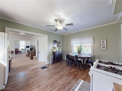 129 S Cedar St, Geneva, OH 44041 - photo 6