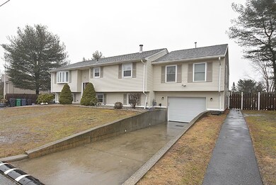 24 Glen Meadows Ct, Warwick, RI 02889 - photo 2
