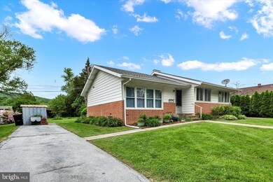 4411 Mays Ave, Reading, PA 19606 - photo 2