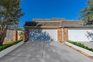 2805 Summit View Dr, Bedford, TX 76021 - photo 2