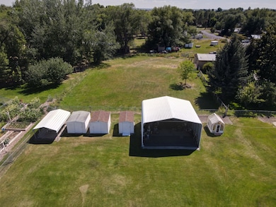 753 E Riverside Dr, Burns, OR 97720 - photo 3