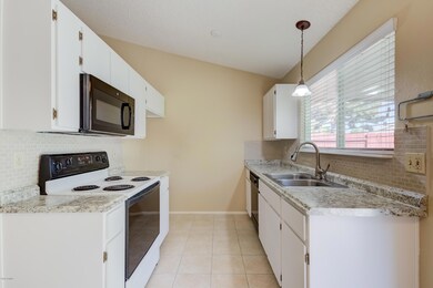 5616 W Commonwealth Pl-12
