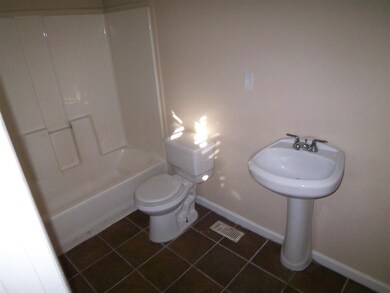 810 Country Club Rd, Jacksonville, NC 28546 - photo 4