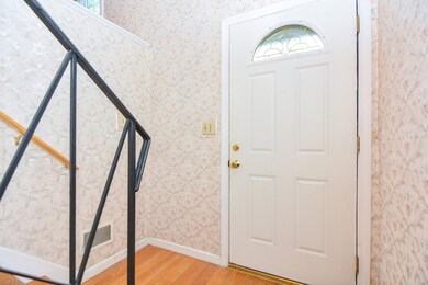 712 Norfolk St, Holliston, MA 01746 - photo 5