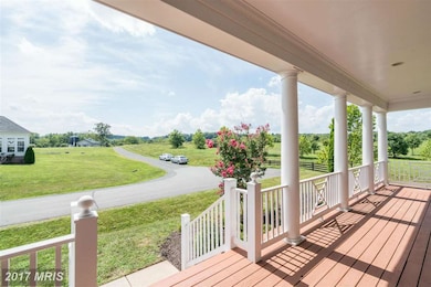 19574 Rothbury Ln, Leesburg, VA 20175 - photo 5