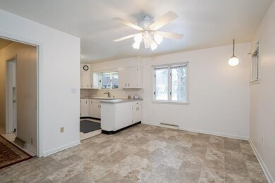 06_2766WGardenLane_92_KitchenDiningRoom_