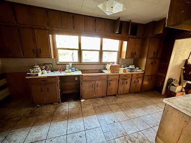 1615 Buchanan St, Wichita Falls, TX 76309 - photo 6