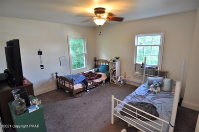 213 Oak St, Jim Thorpe, PA 18229 - photo 4