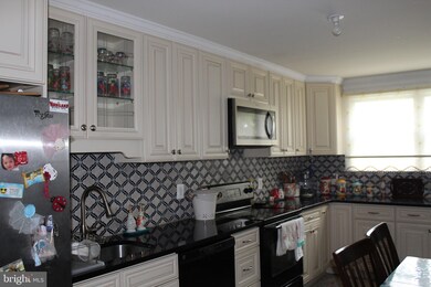 57 Inbrook Rd, Levittown, PA 19057 - photo 7