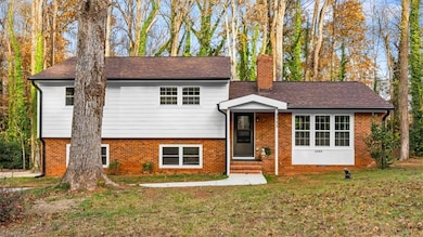 3555 Cherry Ln, Greensboro, NC 27405 - photo 4