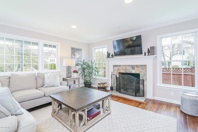 010-Living_Room-4018814-medium