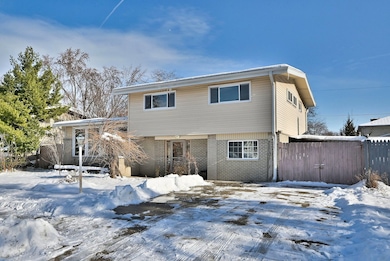 521 Michael Manor, Glenview, IL 60025 - photo 2