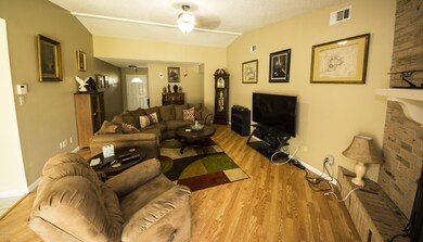 Living Room 1 (6)