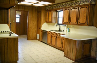 210 Texoma Dr, Whitesboro, TX 76273 - photo 7