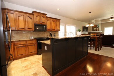 1715 W Vicksburg Place, Broken Arrow, OK 74011 - photo 5