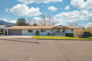 759NLaurelSt-004