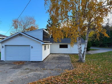 285 Chambers St, Saint Ignace, MI 49781 - photo 3