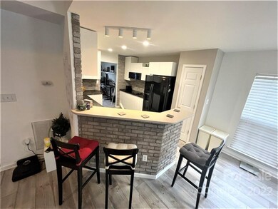 3705 Chepstow Ct, Charlotte, NC 28262 - photo 5