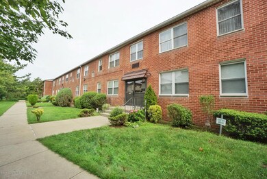 890 Armstrong Ave unit B3, Staten Island, NY 10308 - photo 2