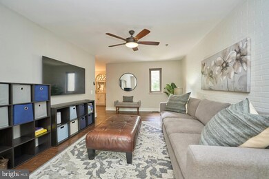 1611 Park Overlook Dr, Reston, VA 20190 - photo 6