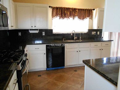 Kitchen. Lovely kitchen with granite countertops