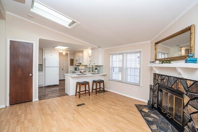 1 Robin Hood Ln unit 145, Attleboro, MA 02703 - photo 2