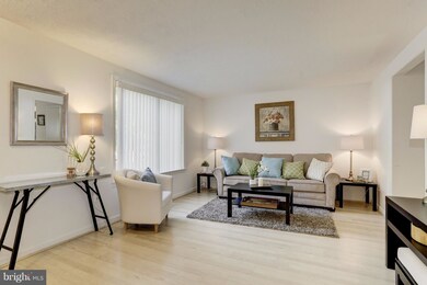 14413 Pebble Hill Ln, North Potomac, MD 20878 - photo 3